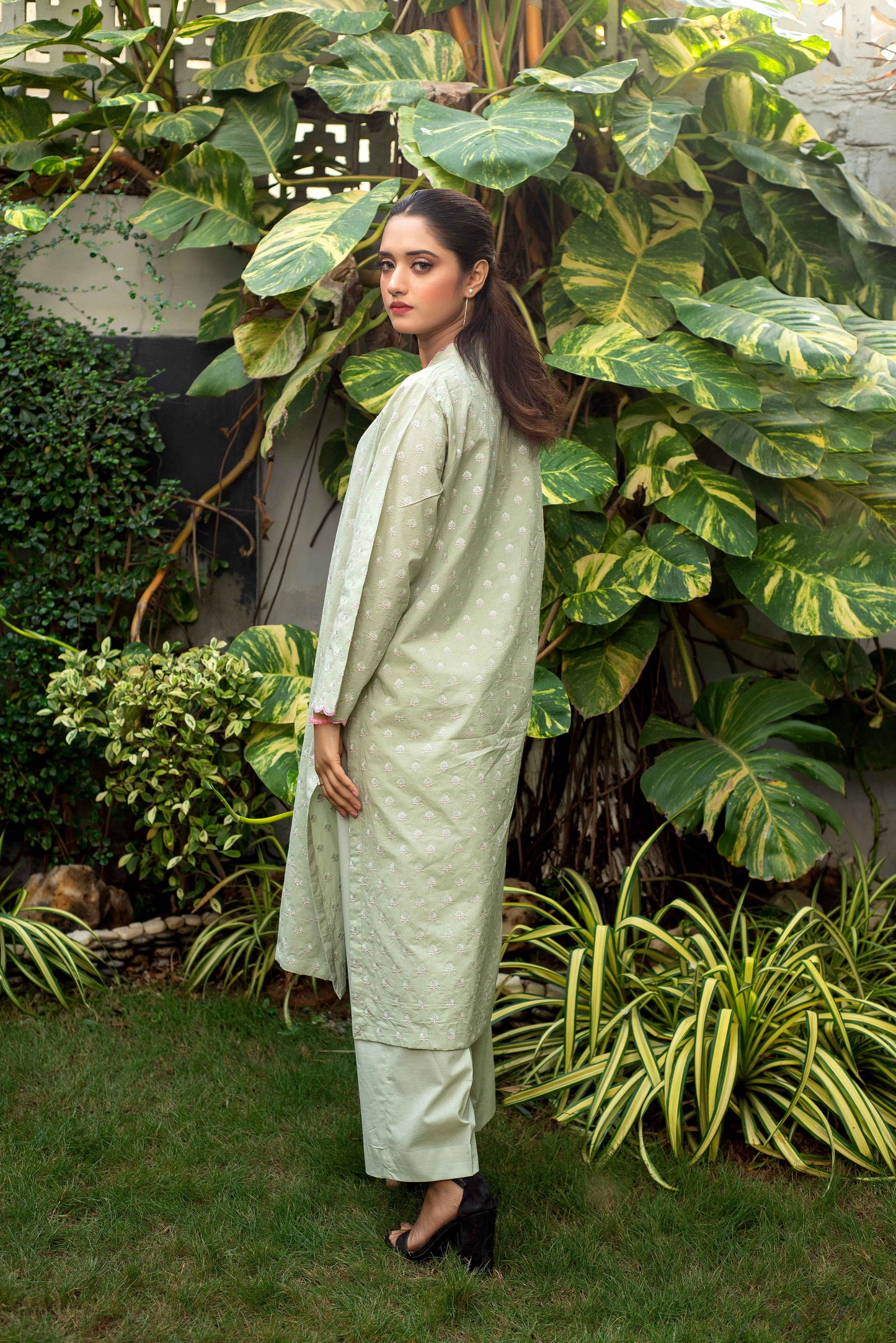 2pc Embroidered Pista Suit with Plain Trouser