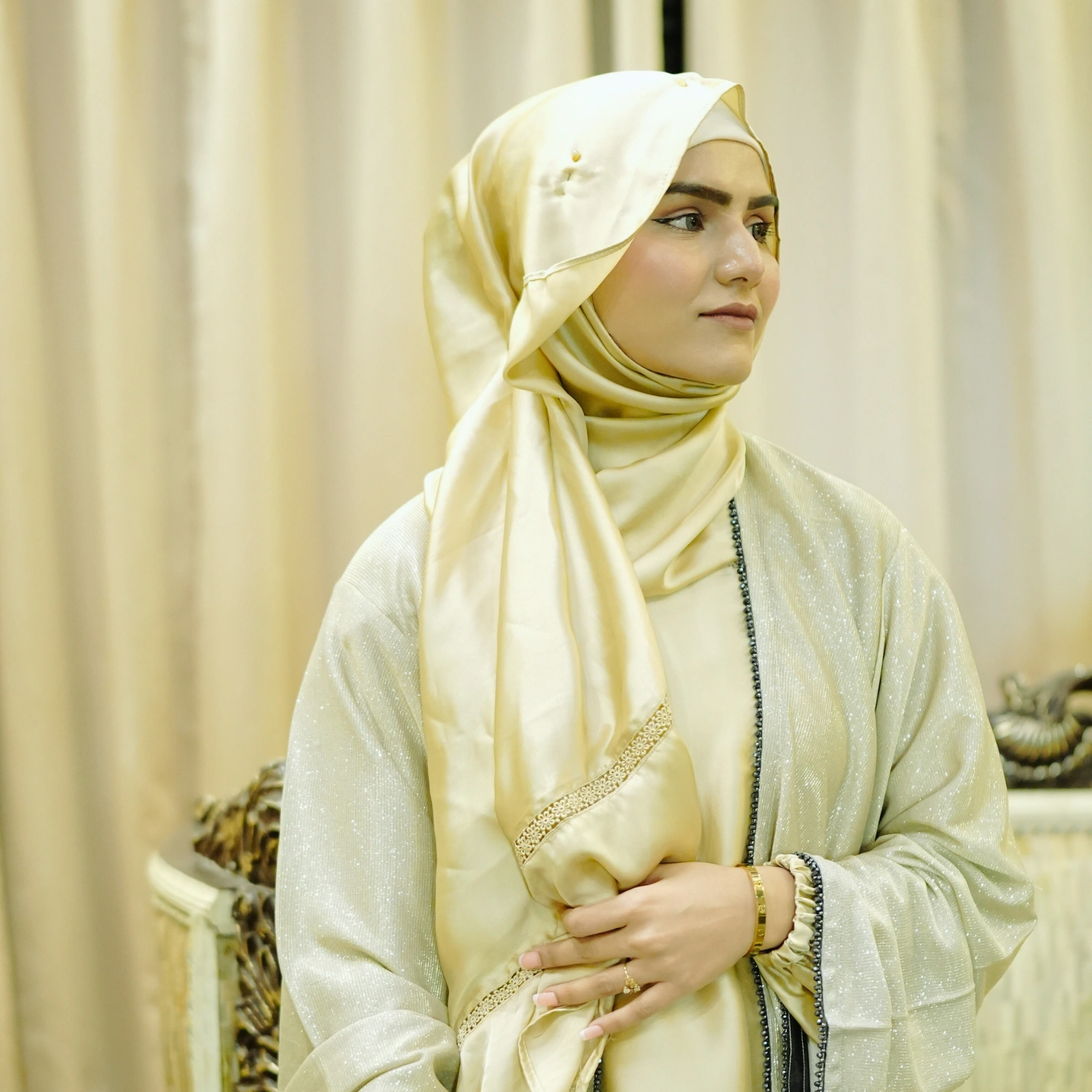 3 PCS DOUBLE SHADED ABAYA SET WITH CORD SET - Image 2