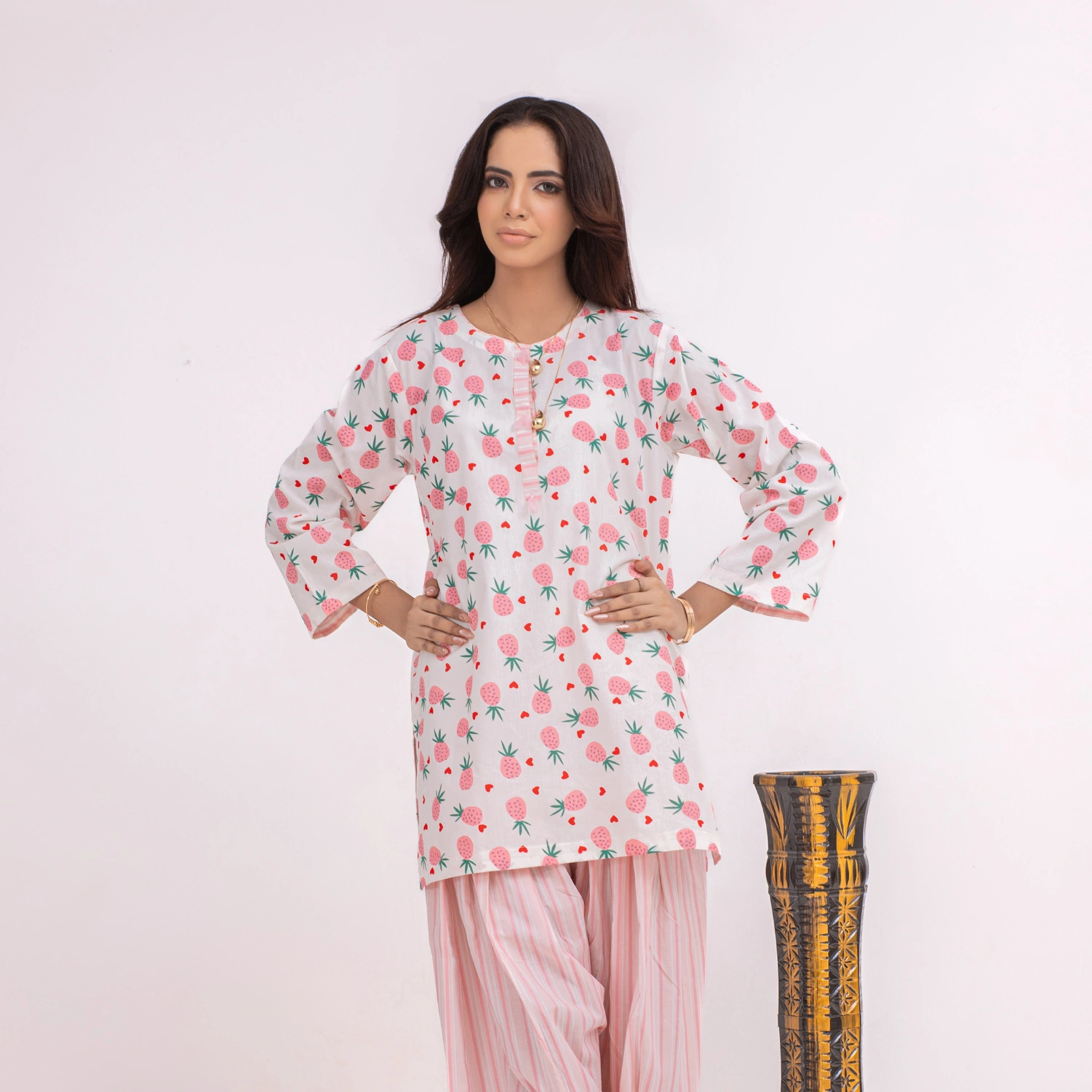 2 PCS Pineapple print set crafted on a soft white base with delicate baby pink lining farshi.